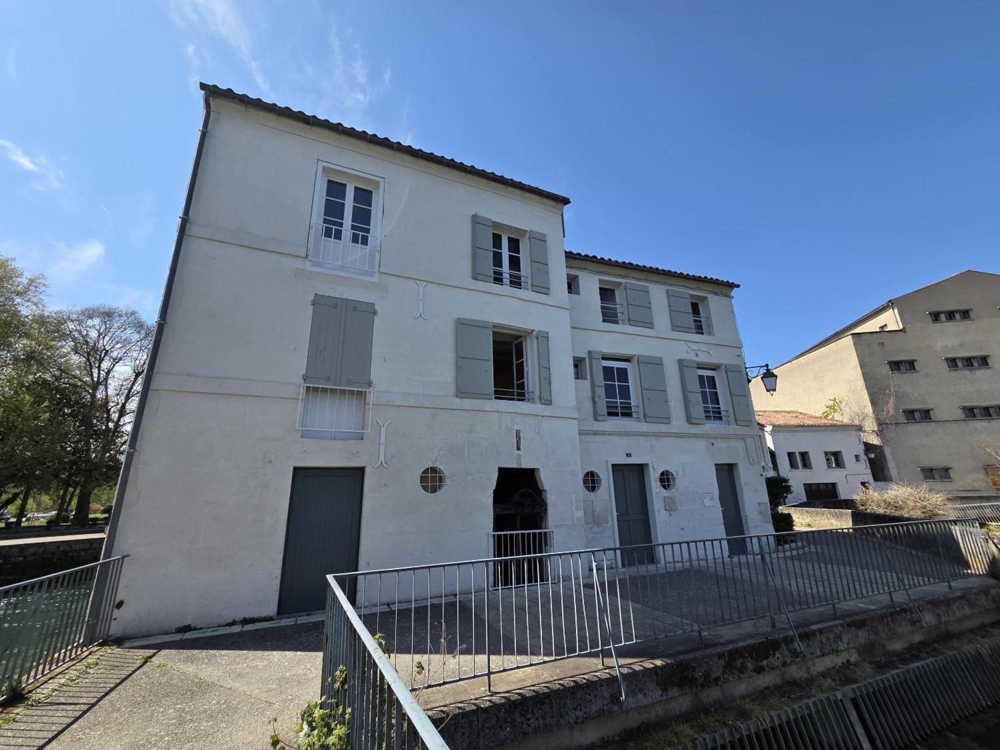 Apartamento Quai 3 Loft Moderne Et Lumineux Les Pieds Dans L'Eau Jarnac Exterior foto