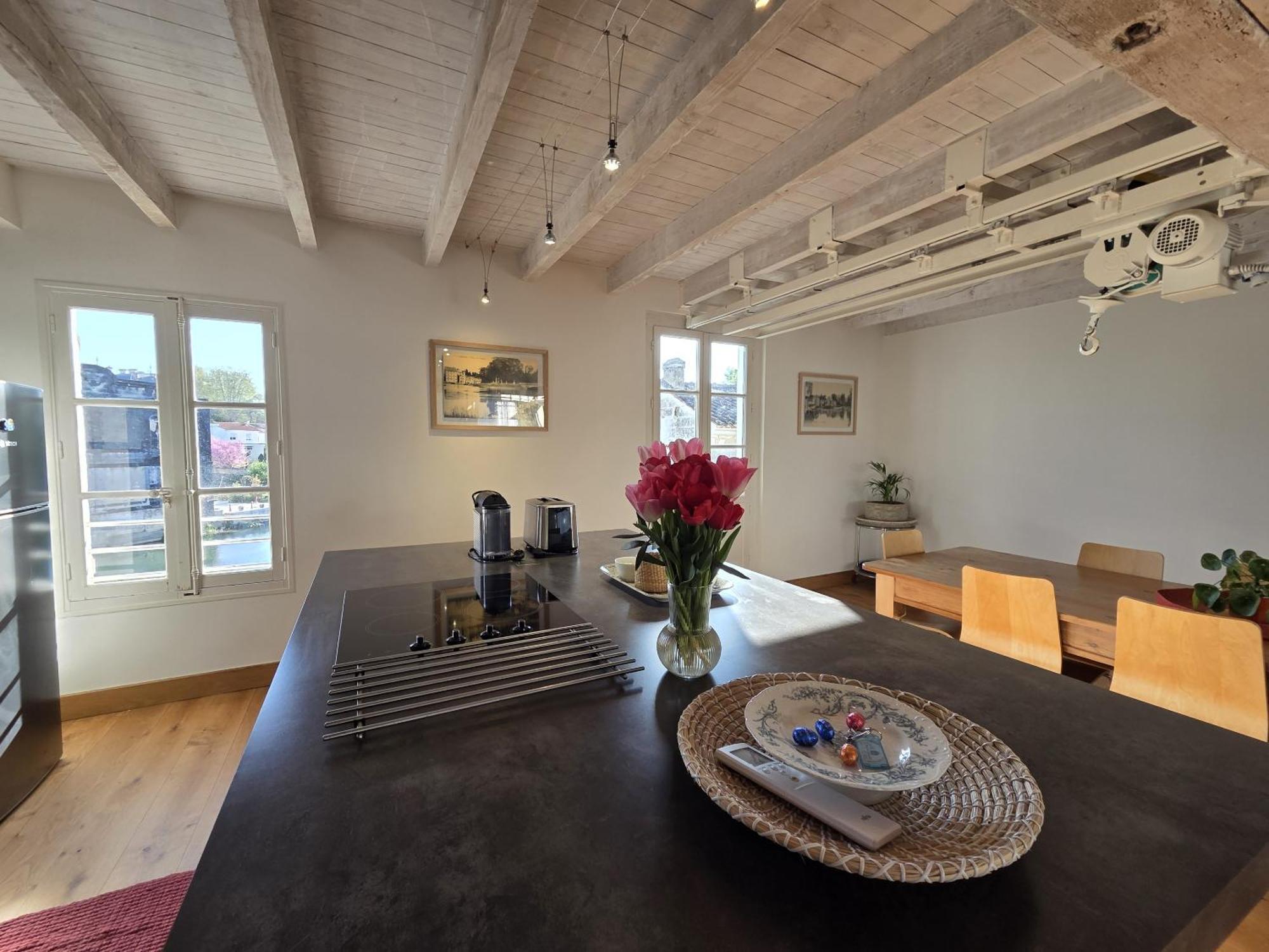 Apartamento Quai 3 Loft Moderne Et Lumineux Les Pieds Dans L'Eau Jarnac Habitación foto